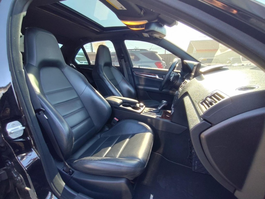 2010 Mercedes-Benz C-Class Image 43