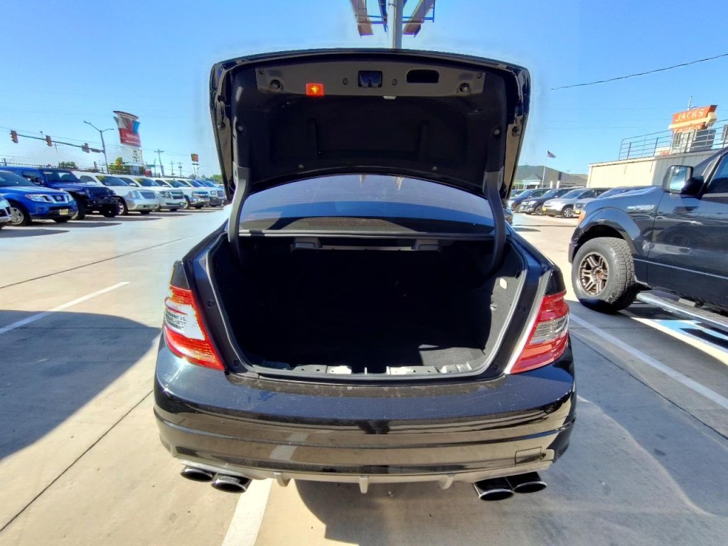 2010 Mercedes-Benz C-Class Image 47