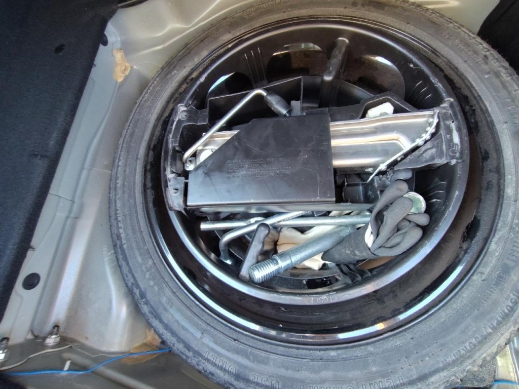 2010 Mercedes-Benz C-Class Image 48