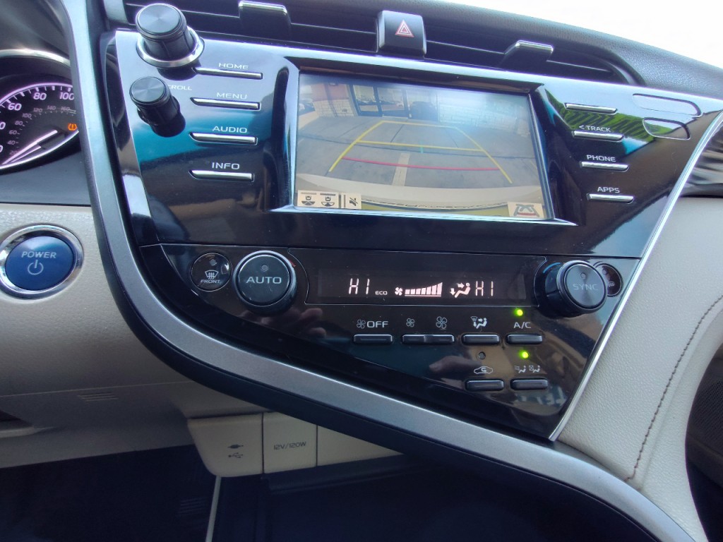 2018 Toyota Camry Image 20