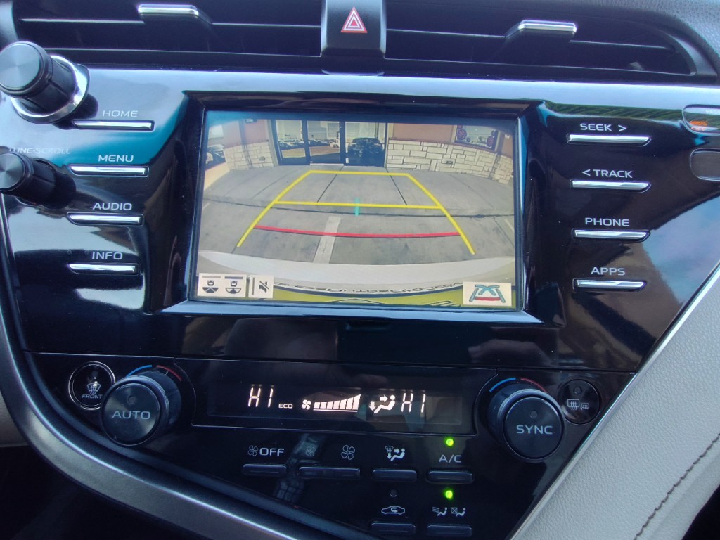 2018 Toyota Camry Image 21