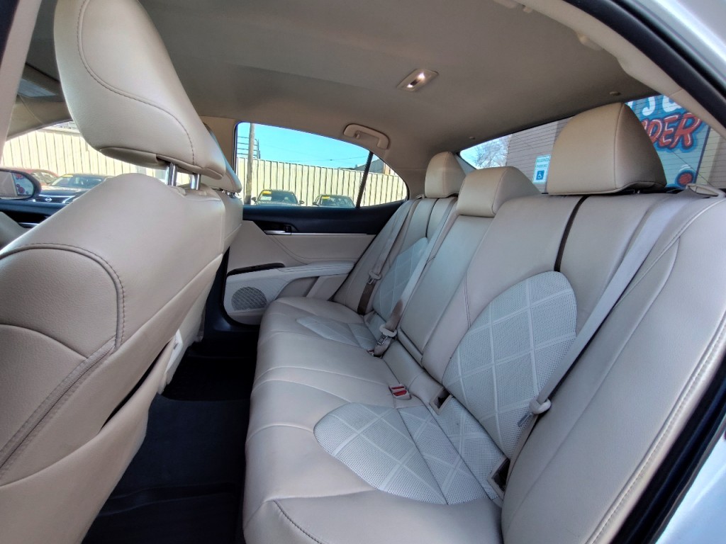 2018 Toyota Camry Image 33