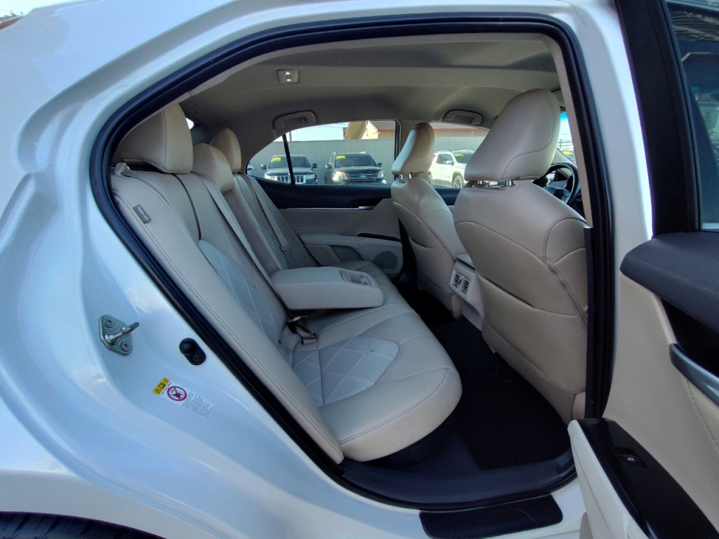 2018 Toyota Camry Image 39