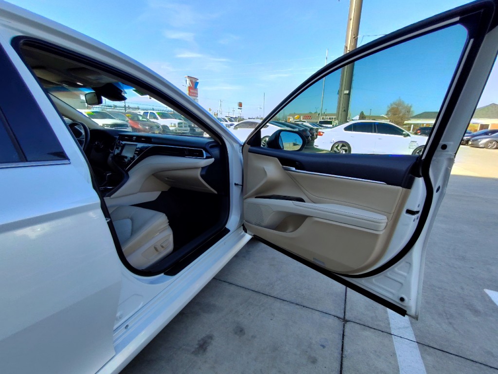 2018 Toyota Camry Image 42