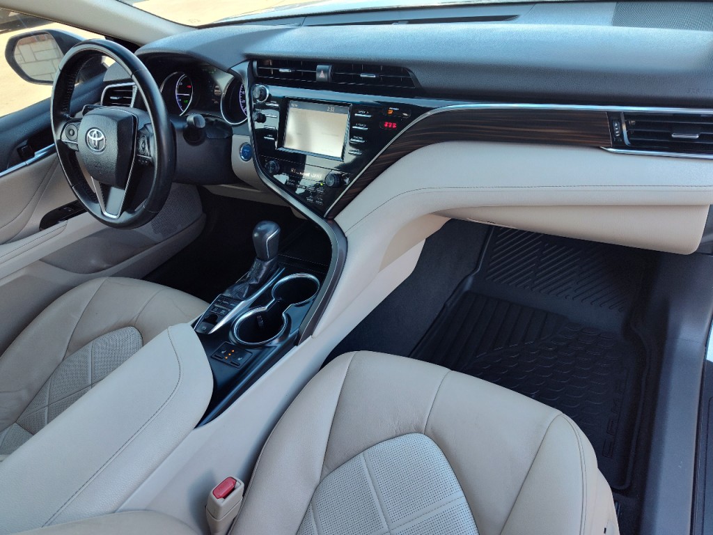 2018 Toyota Camry Image 44
