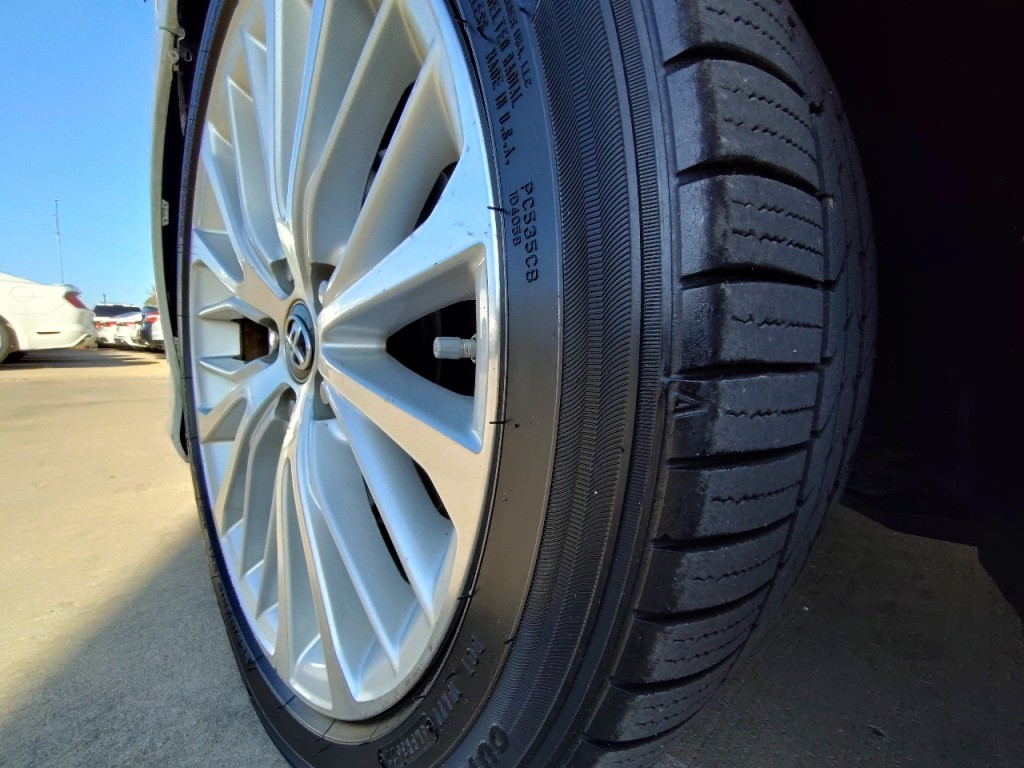 2018 Toyota Camry Image 47