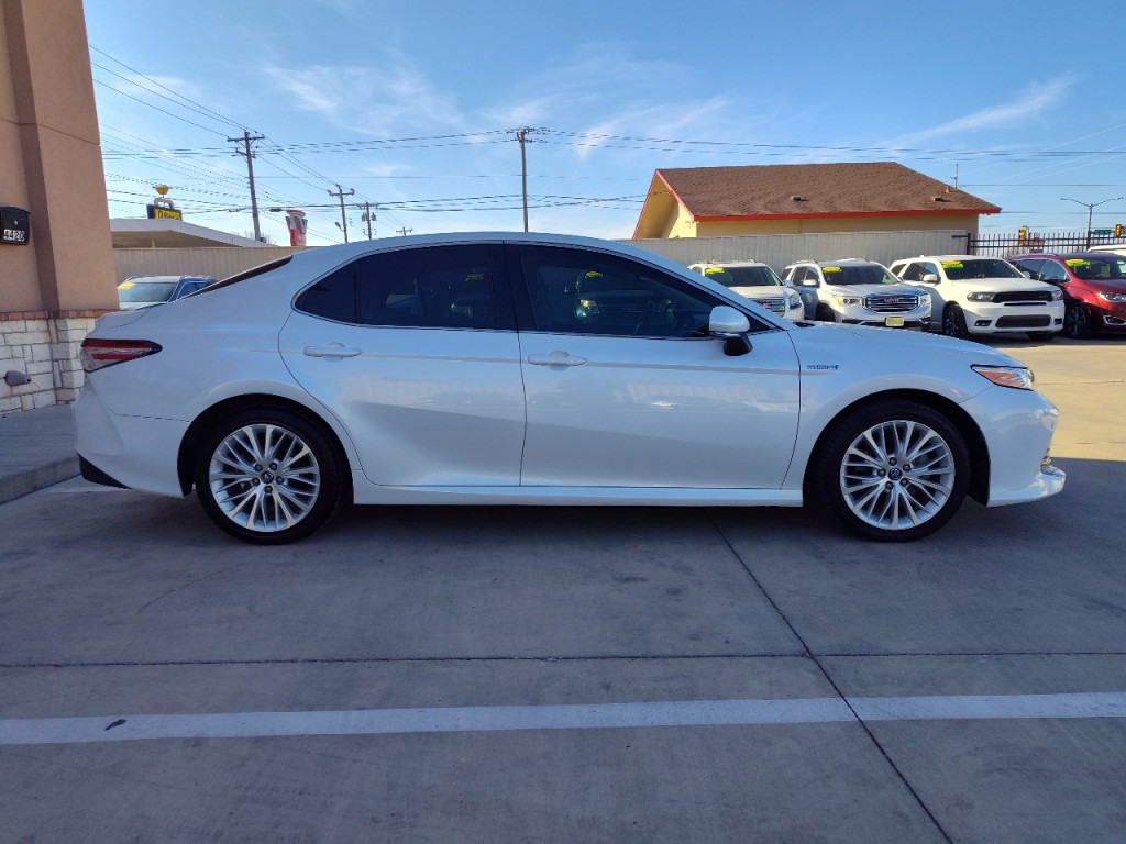 2018 Toyota Camry Image 3