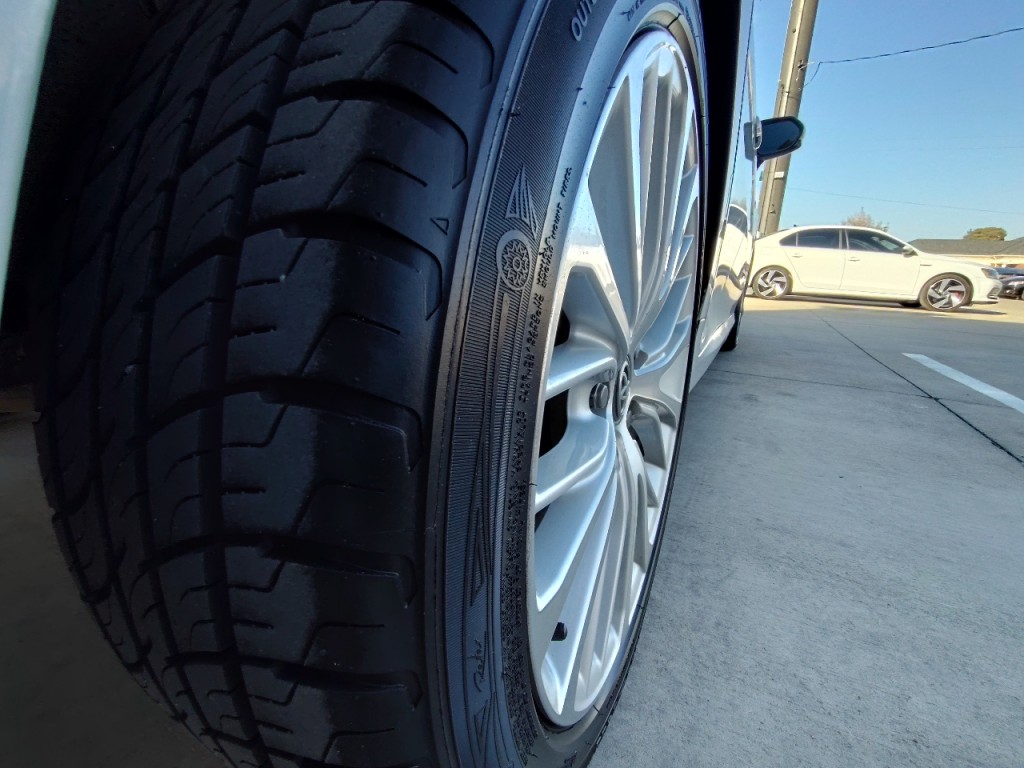 2018 Toyota Camry Image 10