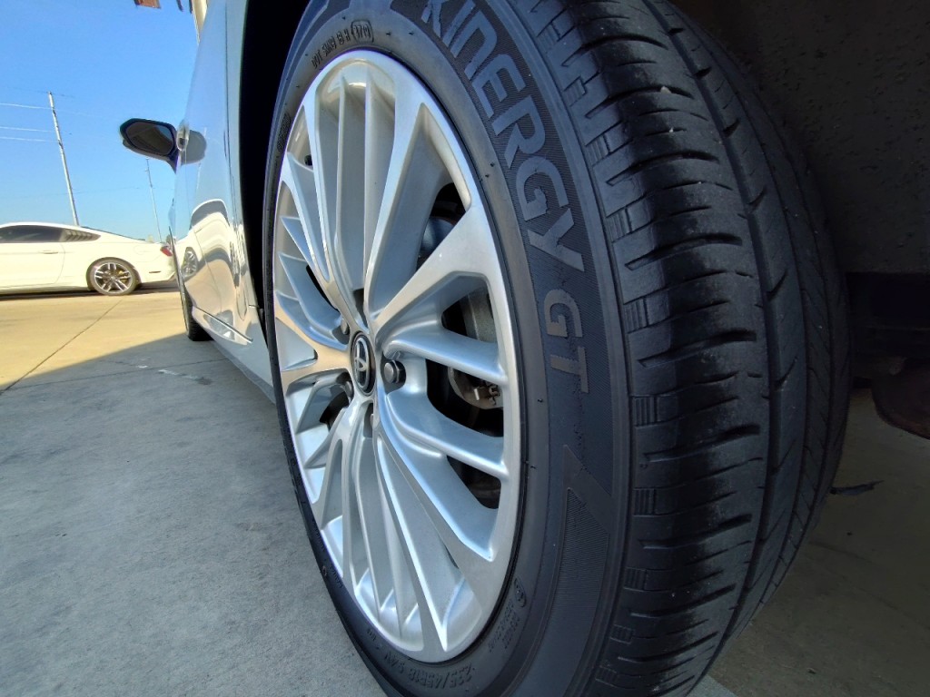 2018 Toyota Camry Image 11