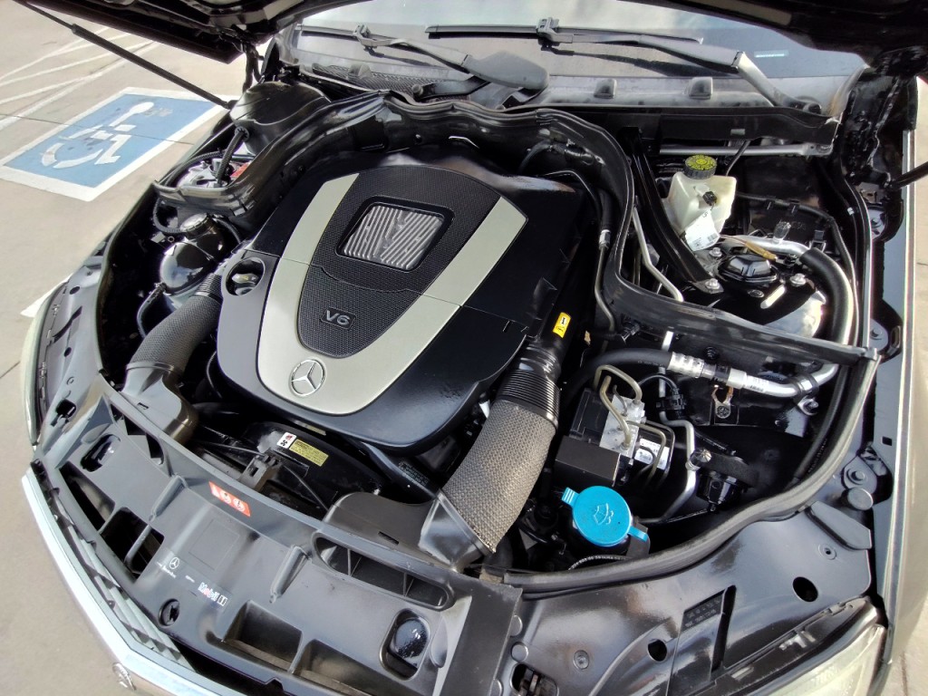 2010 Mercedes-Benz C-Class Image 12