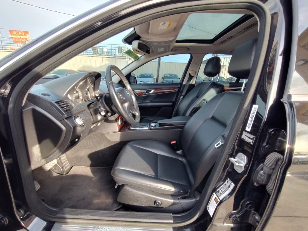 2010 Mercedes-Benz C-Class Image 15