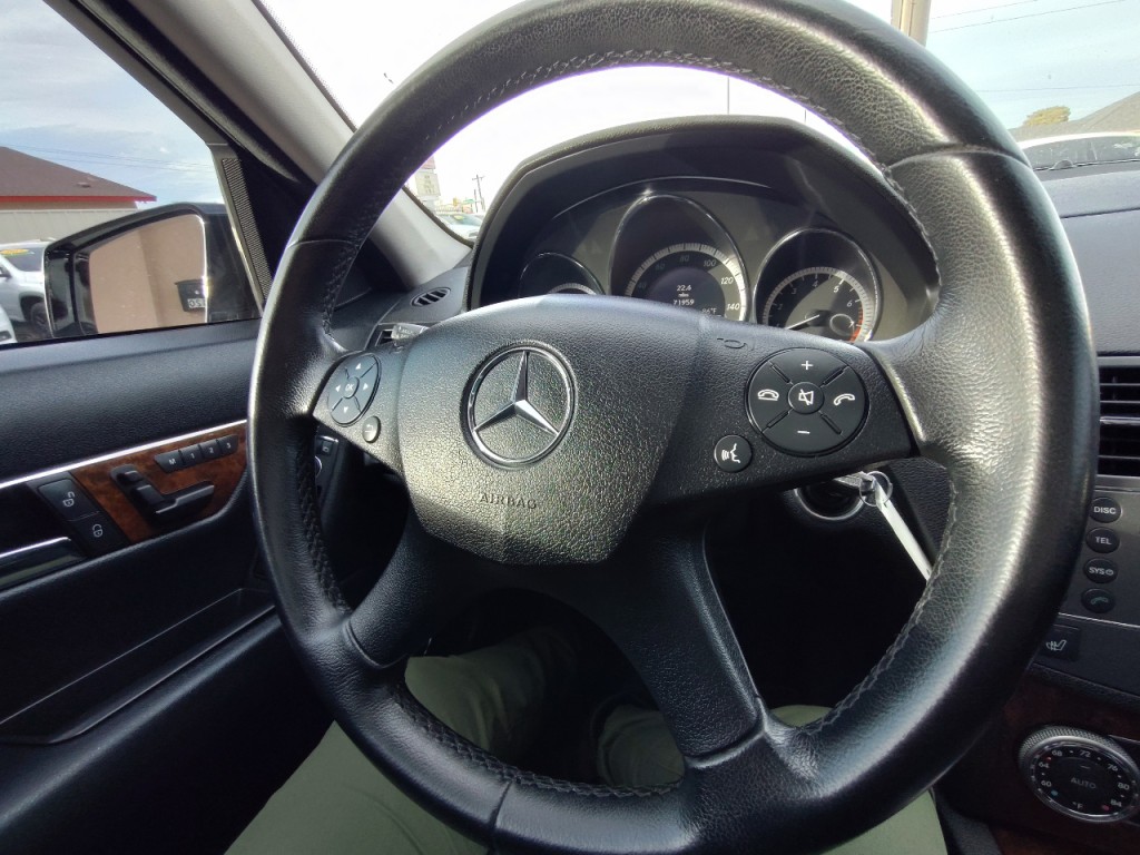 2010 Mercedes-Benz C-Class Image 20