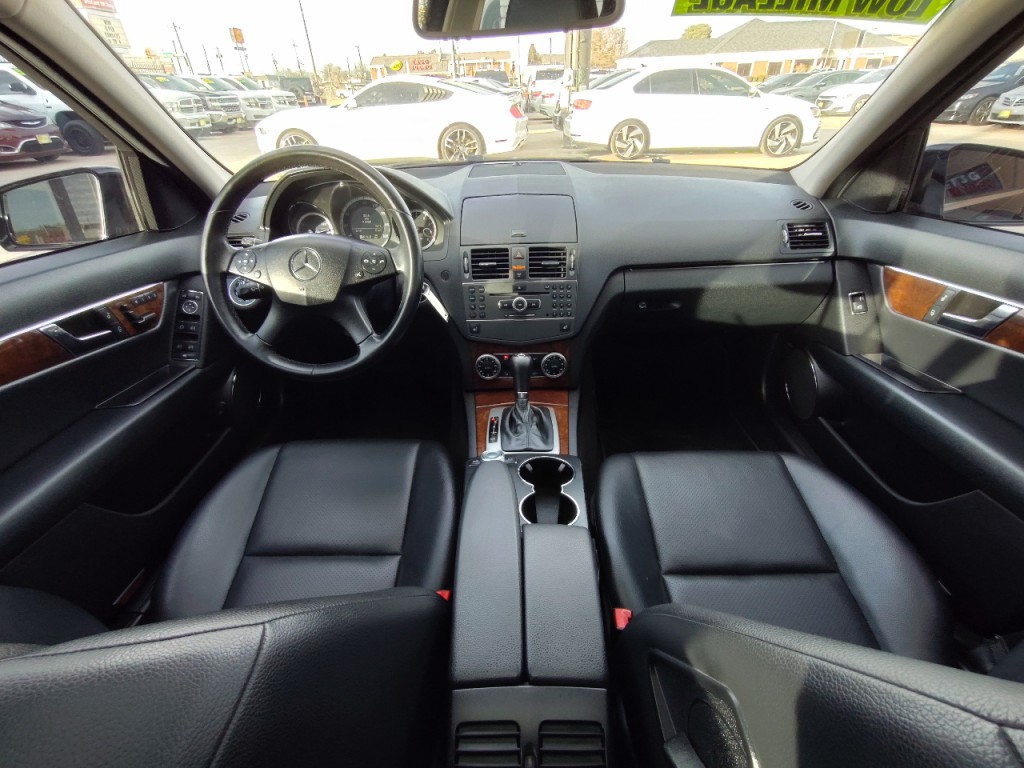 2010 Mercedes-Benz C-Class Image 29