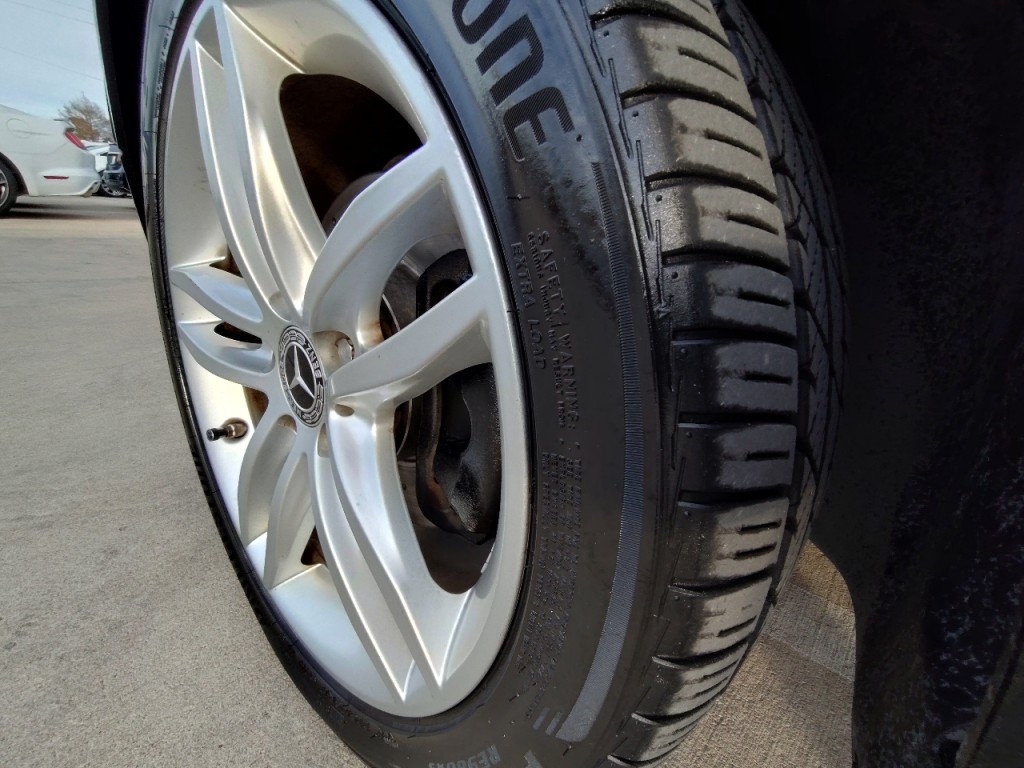 2010 Mercedes-Benz C-Class Image 42