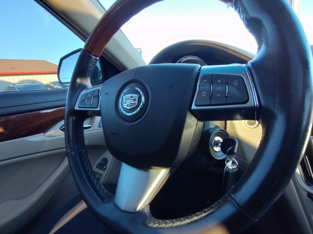 2011 Cadillac CTS Image 17