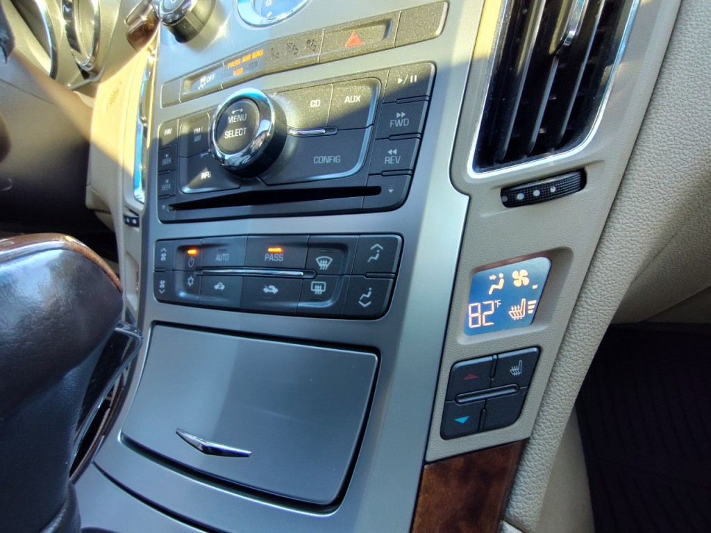 2011 Cadillac CTS Image 21