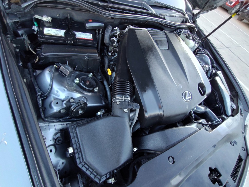 2015 Lexus IS Image 12