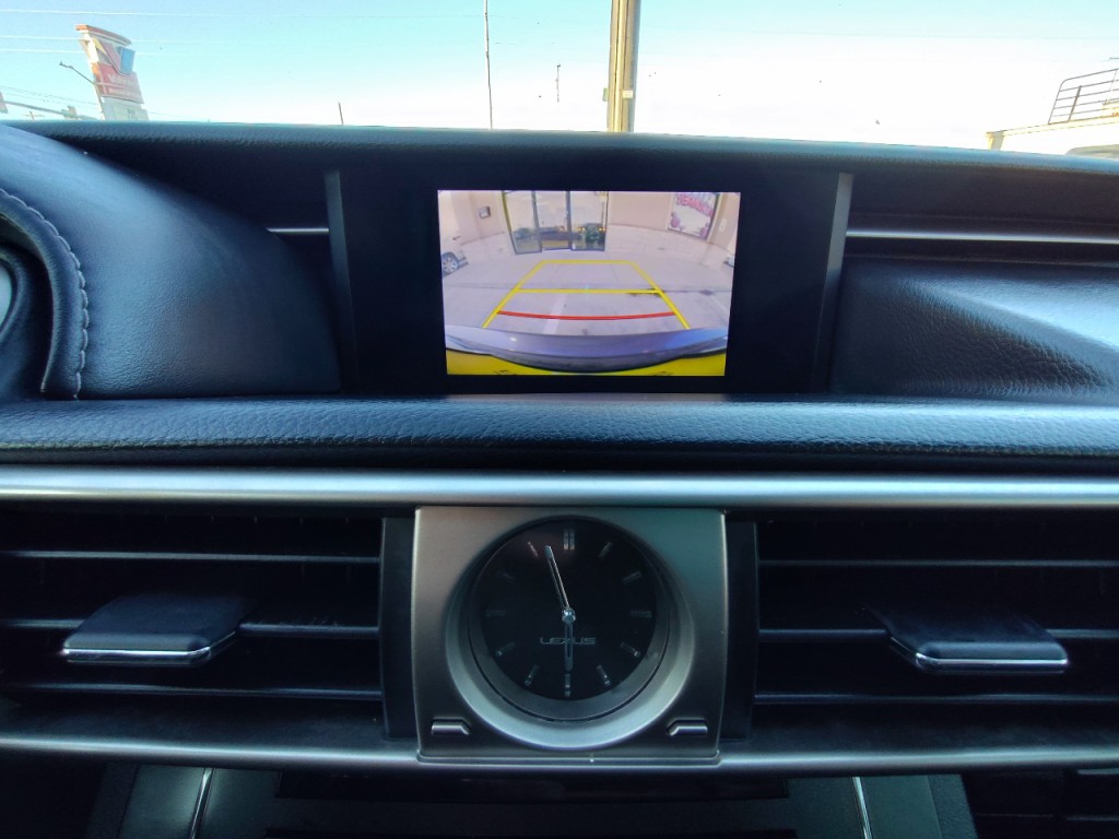 2015 Lexus IS Image 24