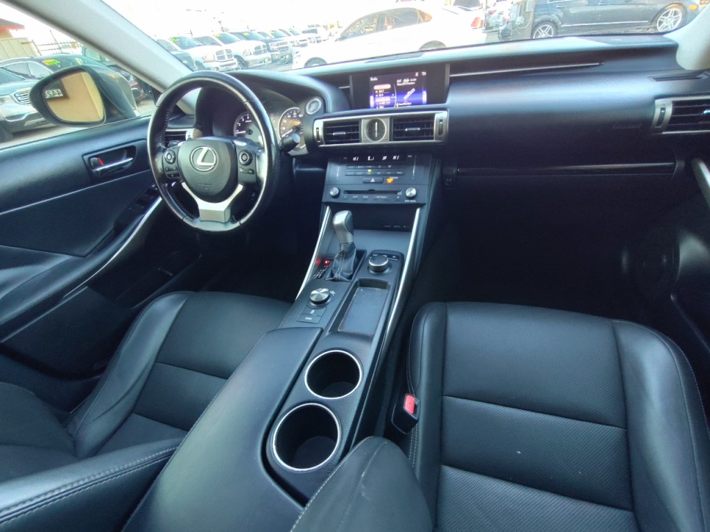2015 Lexus IS Image 37
