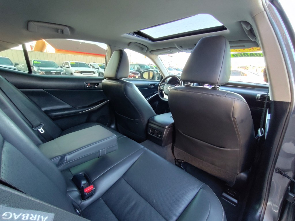 2015 Lexus IS Image 41