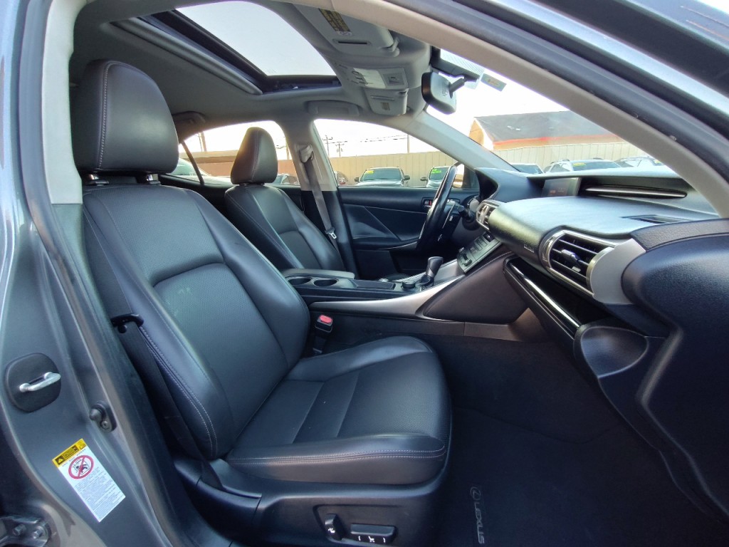 2015 Lexus IS Image 44