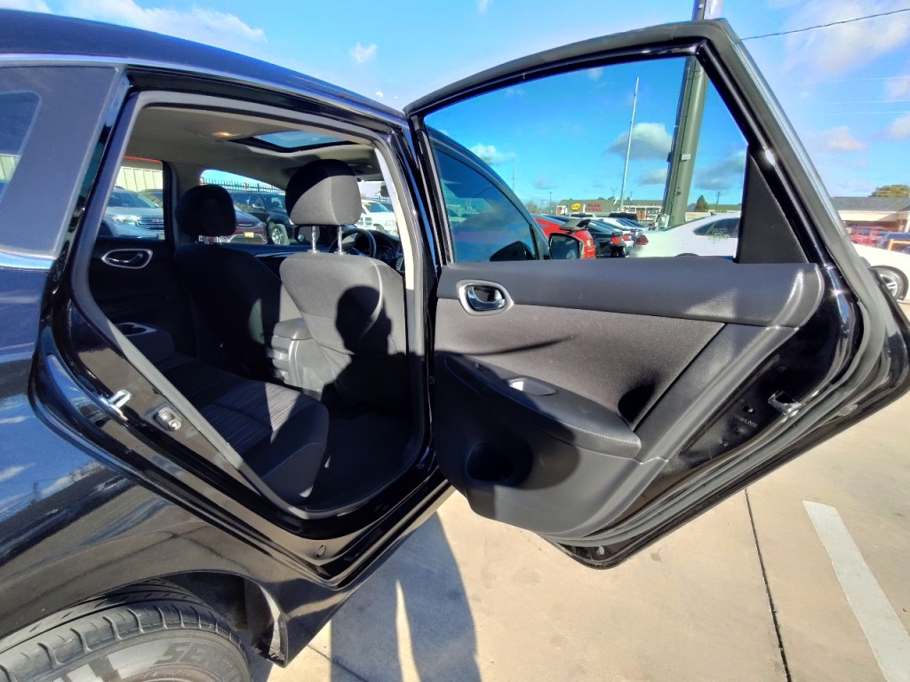 2019 Nissan Sentra Image 36