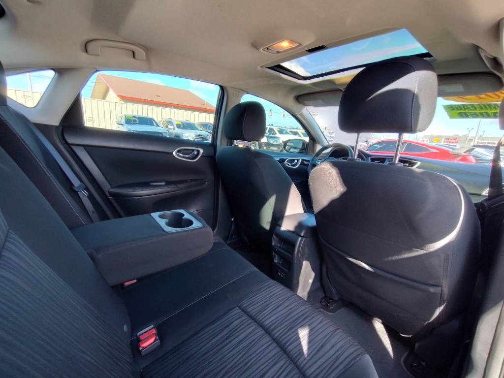 2019 Nissan Sentra Image 39