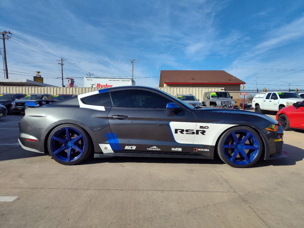 2019 Ford Mustang Image 3