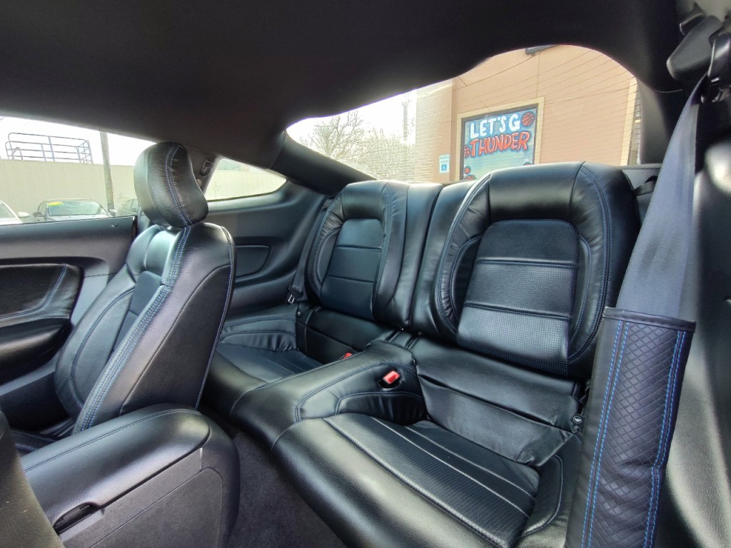 2019 Ford Mustang Image 24