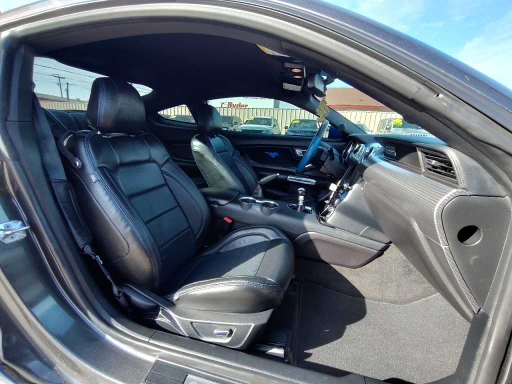 2019 Ford Mustang Image 30