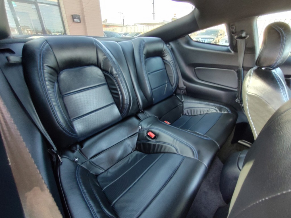 2019 Ford Mustang Image 32