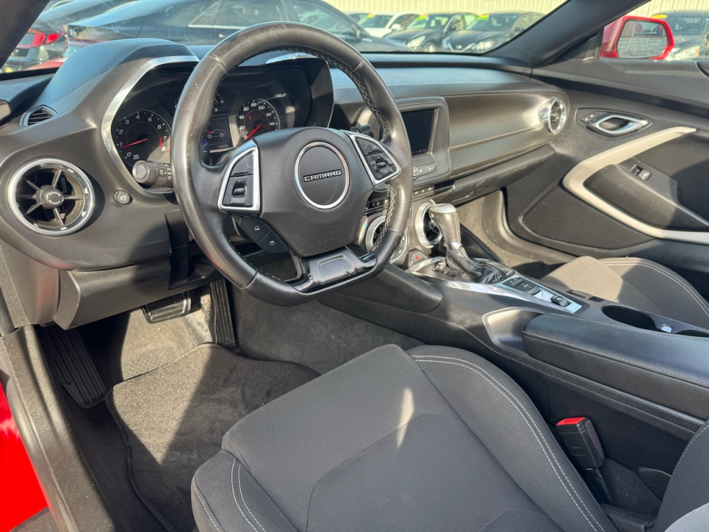 2020 Chevrolet Camaro Image 17