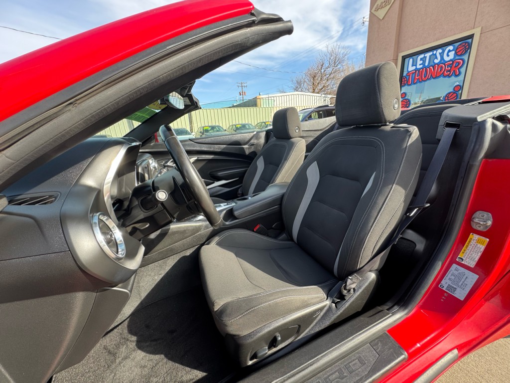 2020 Chevrolet Camaro Image 18