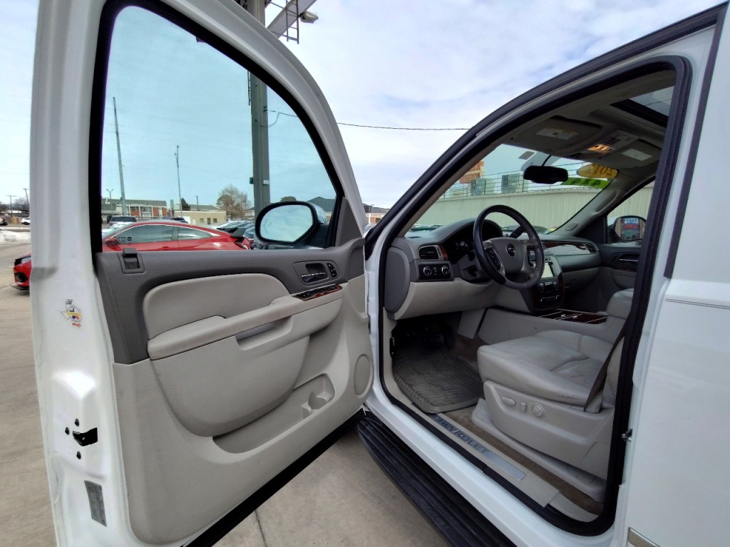 2012 Chevrolet Tahoe Image 14