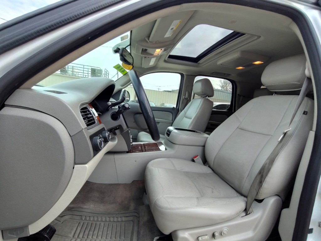 2012 Chevrolet Tahoe Image 16