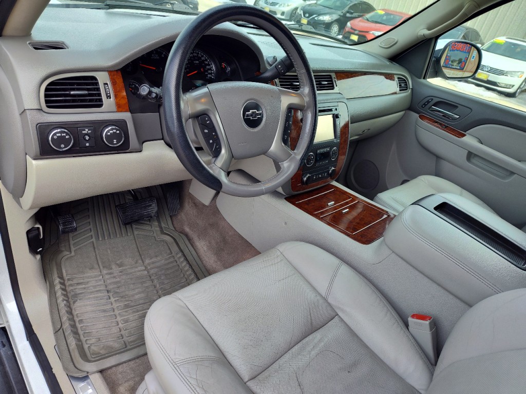 2012 Chevrolet Tahoe Image 17