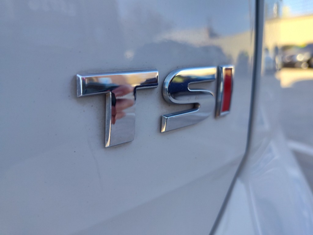 2016 Volkswagen Golf Image 12