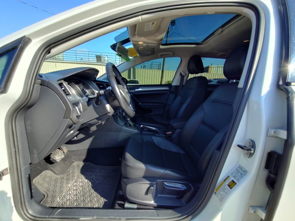 2016 Volkswagen Golf Image 15