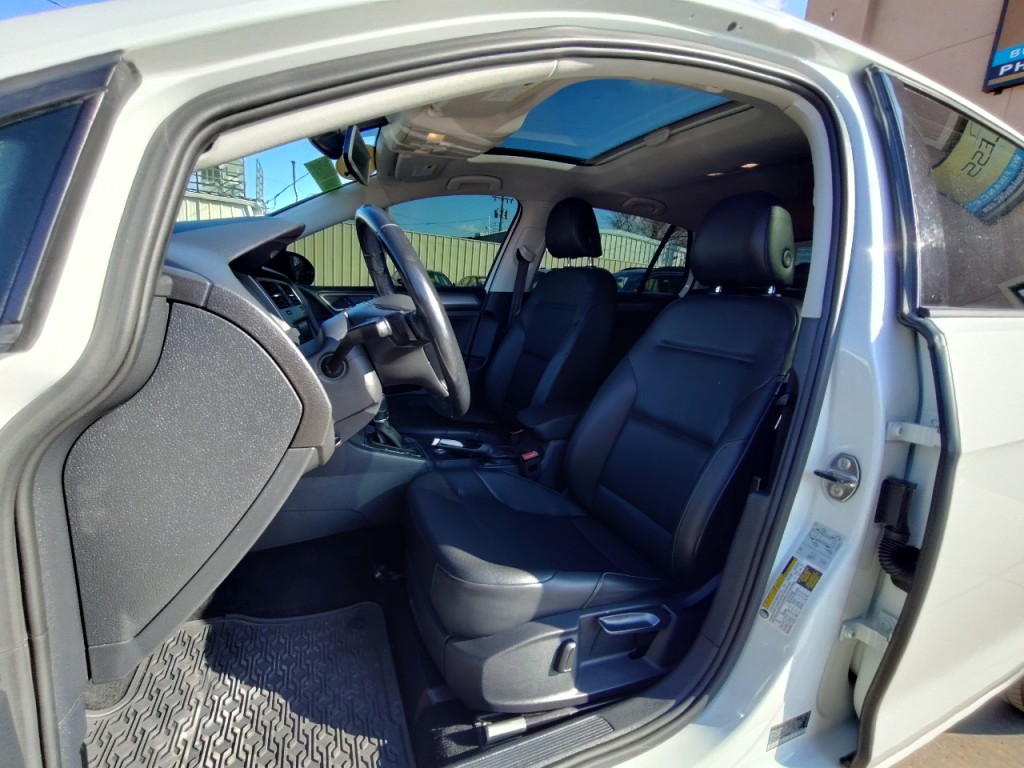 2016 Volkswagen Golf Image 16