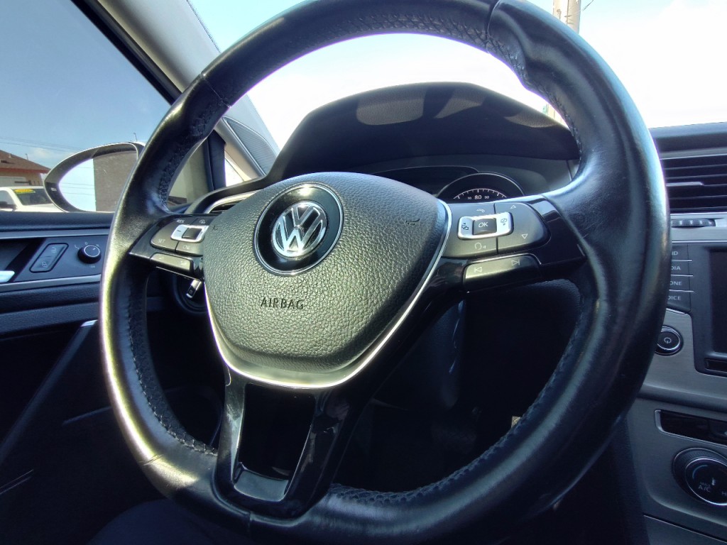 2016 Volkswagen Golf Image 20
