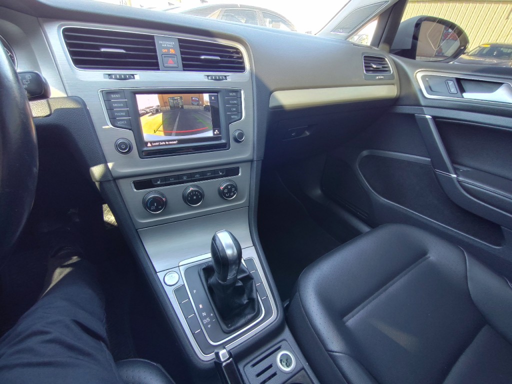 2016 Volkswagen Golf Image 23