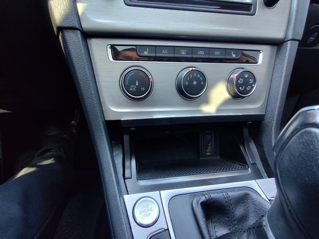 2016 Volkswagen Golf Image 24