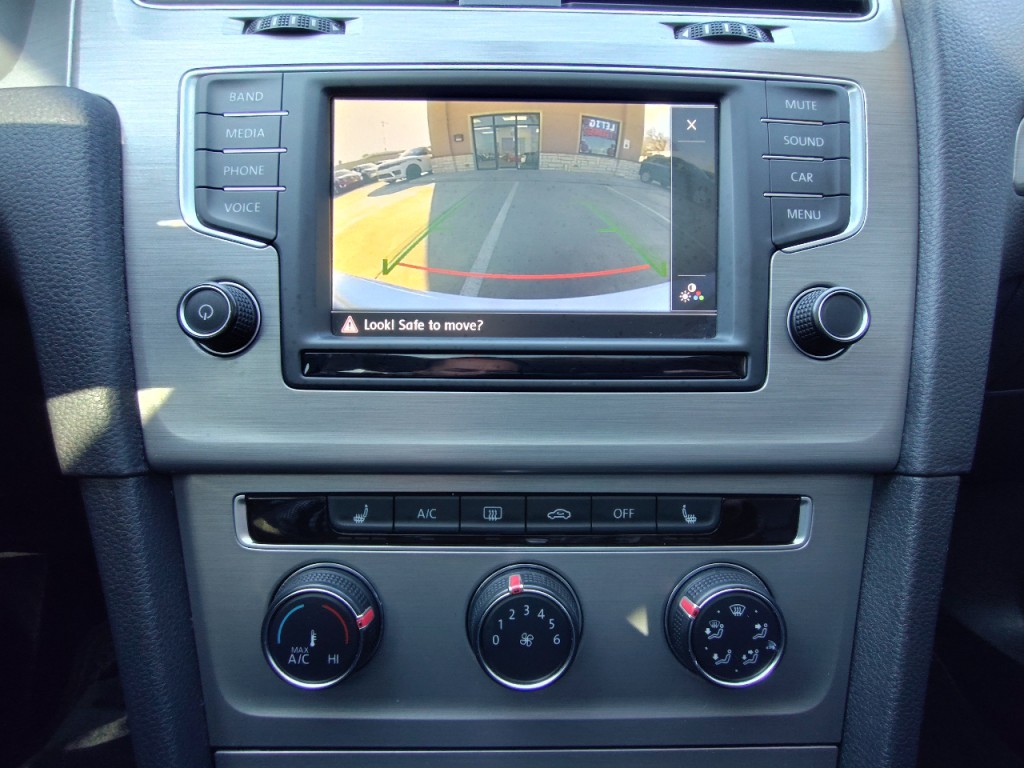 2016 Volkswagen Golf Image 25