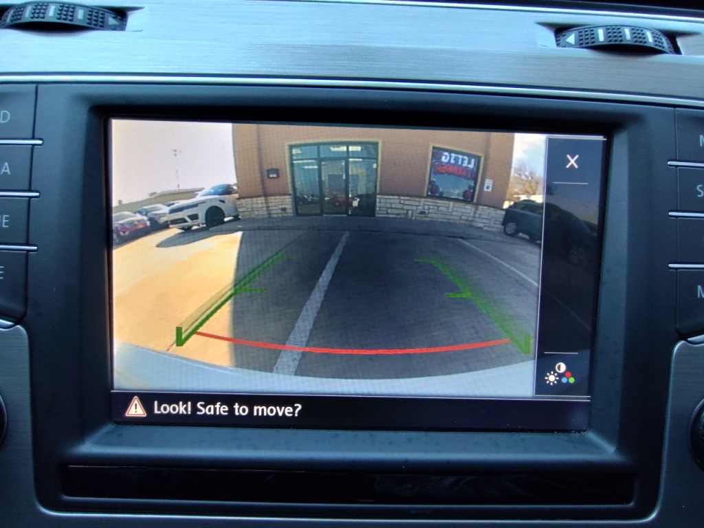 2016 Volkswagen Golf Image 26