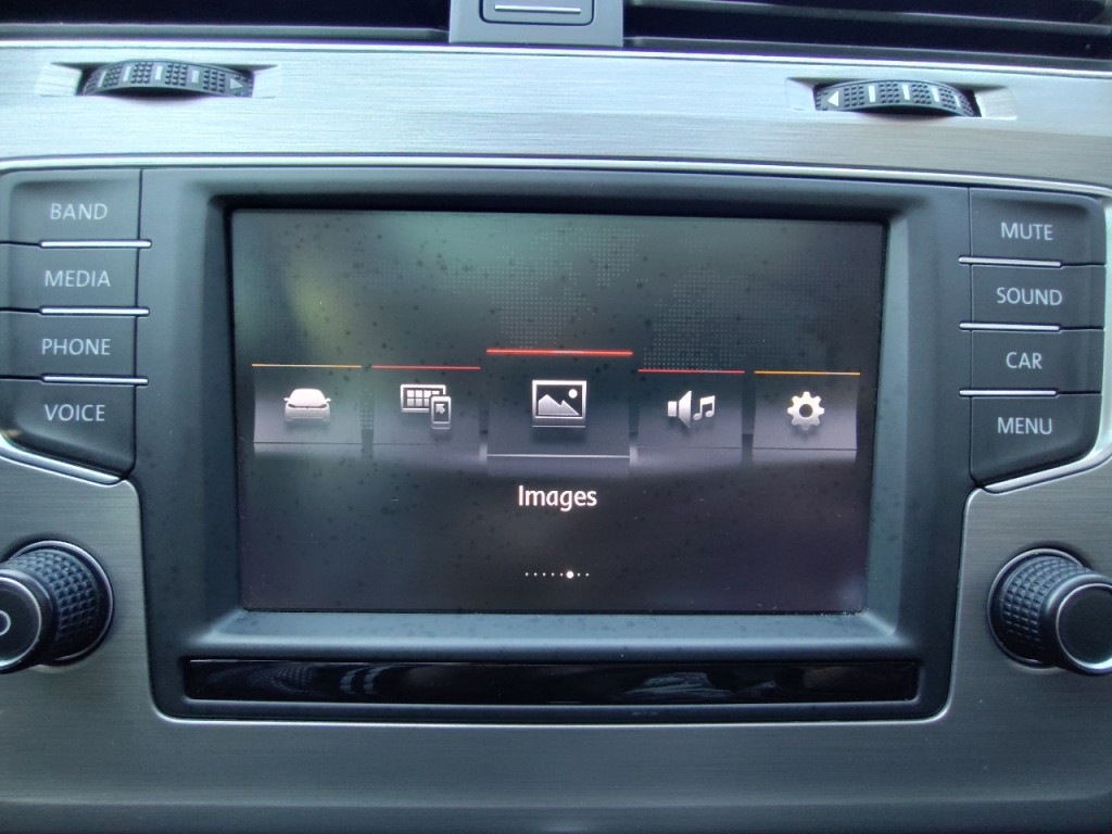 2016 Volkswagen Golf Image 33