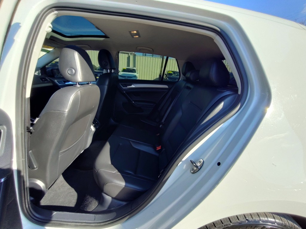 2016 Volkswagen Golf Image 36