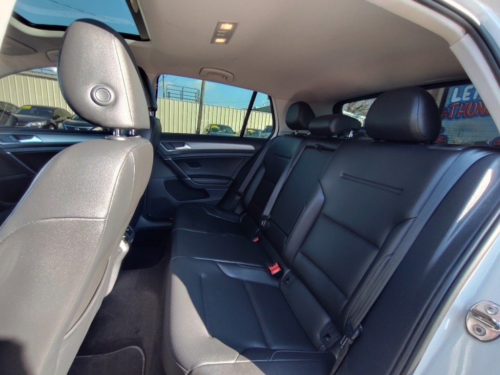 2016 Volkswagen Golf Image 37