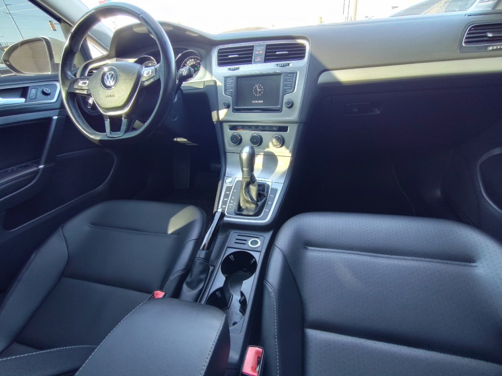 2016 Volkswagen Golf Image 41