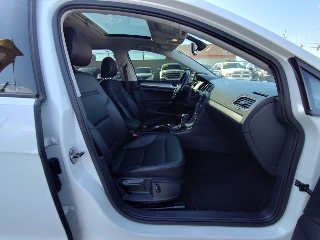 2016 Volkswagen Golf Image 47