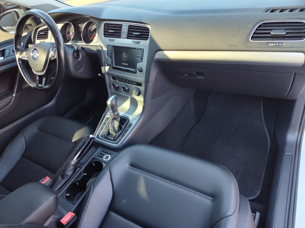 2016 Volkswagen Golf Image 49